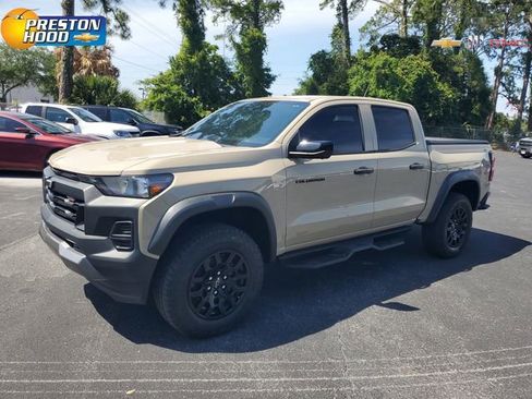 Used 2023 Chevrolet Colorado Trail Boss w/ Technology Package AWD/4WD image 3