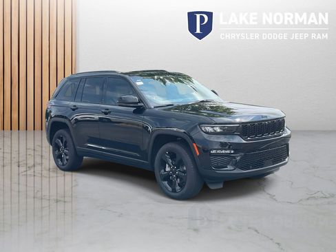 New 2025 Jeep Grand Cherokee Limited w/ Luxury Tech Group II image 2