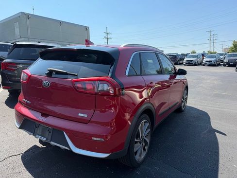 Used 2017 Kia Niro Touring FWD image 2
