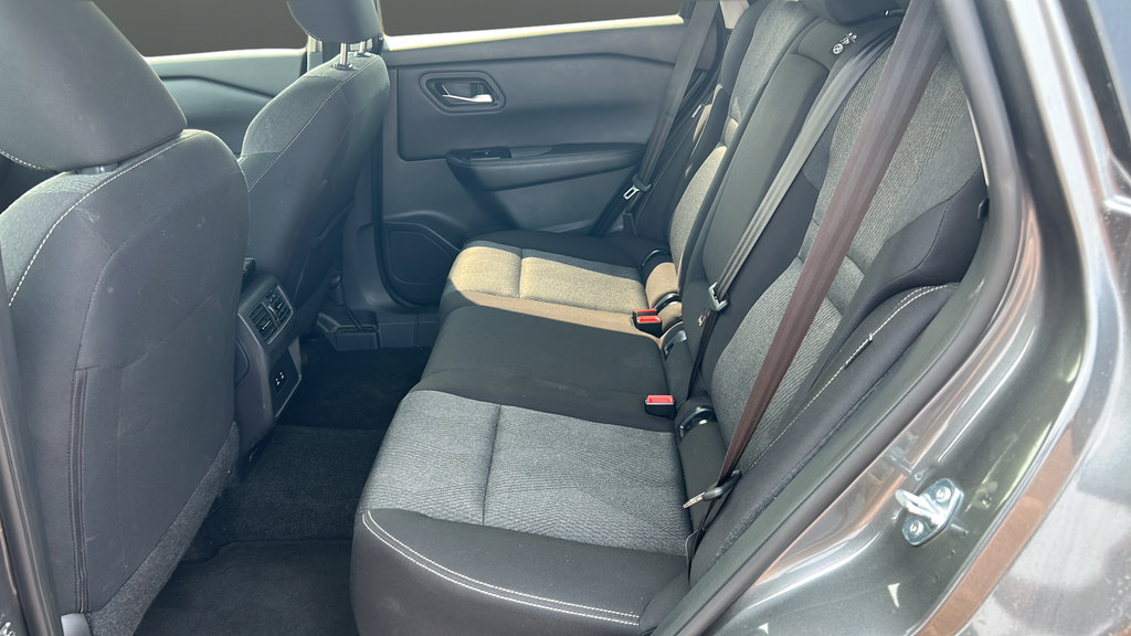 Used 2025 Nissan Rogue SV AWD/4WD image 16