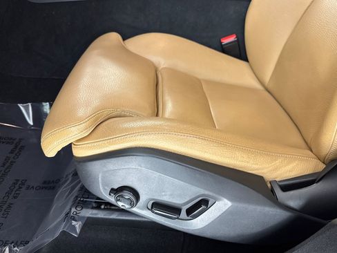 Used 2019 Volvo XC60 T6 Momentum AWD/4WD image 15