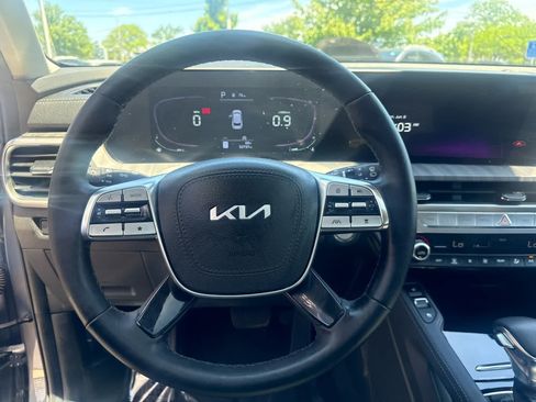 Used 2023 Kia Telluride EX w/ EX Captain's Chair Package AWD/4WD image 10
