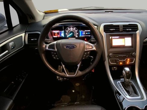 Used 2016 Ford Fusion SE w/ Equipment Group 202A FWD image 6