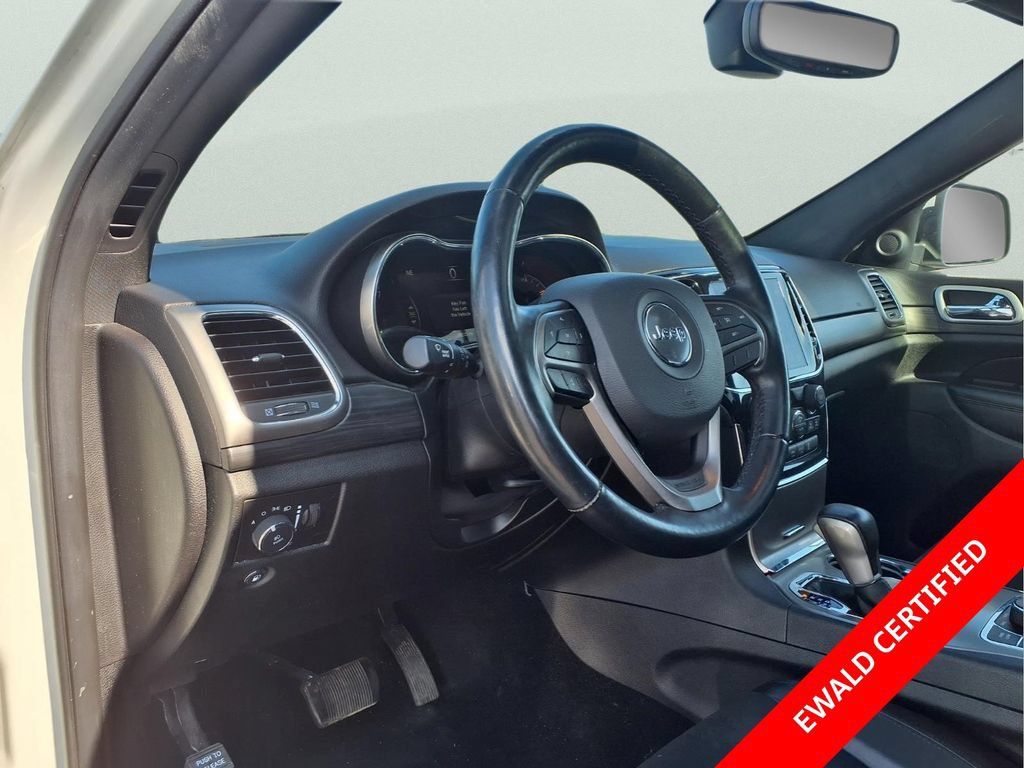 Used 2021 Jeep Grand Cherokee Altitude AWD/4WD image 9