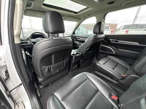Used 2021 Kia Telluride S FWD image 26