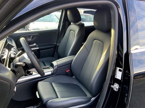 Used 2025 Mercedes-Benz GLA 250 4MATIC image 6