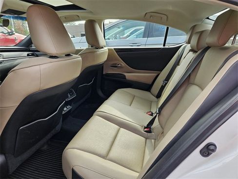 Used 2020 Lexus ES 350 w/ Premium Package image 9
