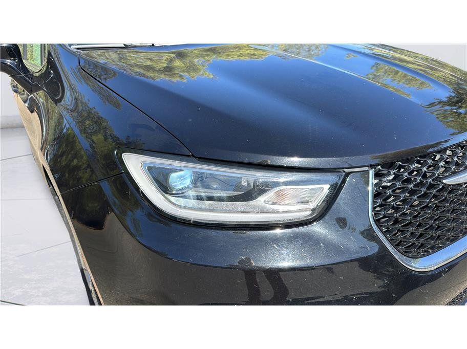 Used 2024 Chrysler Pacifica Touring-L FWD image 9