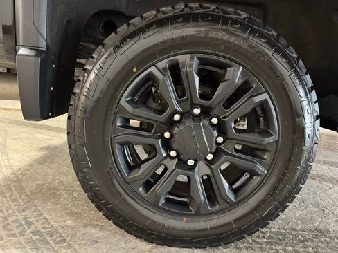 Used 2022 GMC Sierra 2500 Denali w/ Denali Black Diamond Edition image 29