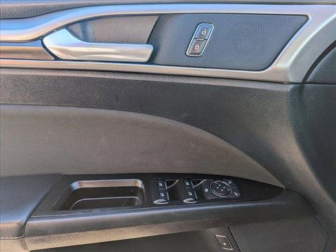 Used 2017 Ford Fusion SE w/ Equipment Group 601A image 16