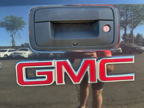 Used 2016 GMC Sierra 1500 SLT w/ All-Terrain Package AWD/4WD image 10