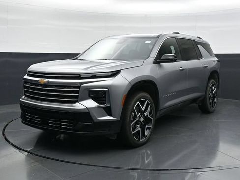 Used 2026 Chevrolet Traverse High Country w/ LPO, Floor Liner Package AWD/4WD image 5