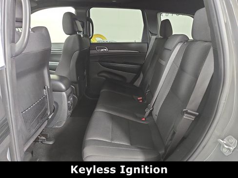 Used 2019 Jeep Grand Cherokee Laredo AWD/4WD image 13