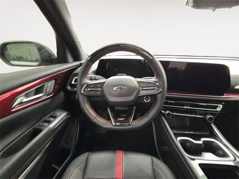 Used 2024 Chevrolet Traverse RS image 12