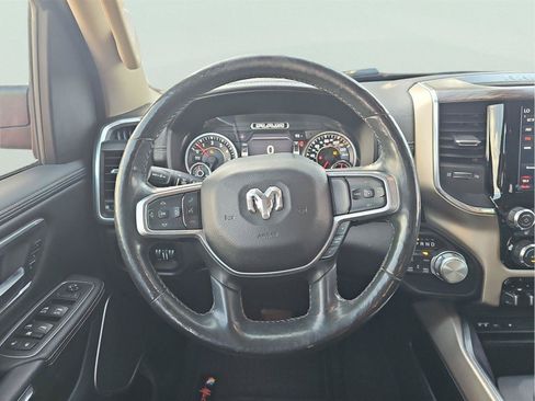 Used 2019 RAM 1500 Laramie AWD/4WD image 18