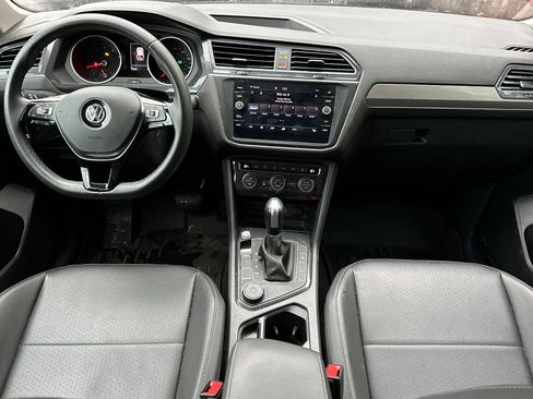 Used 2020 Volkswagen Tiguan SE image 15