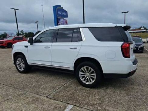 Certified 2022 GMC Yukon SLT w/ SLT Luxury Package AWD/4WD image 5