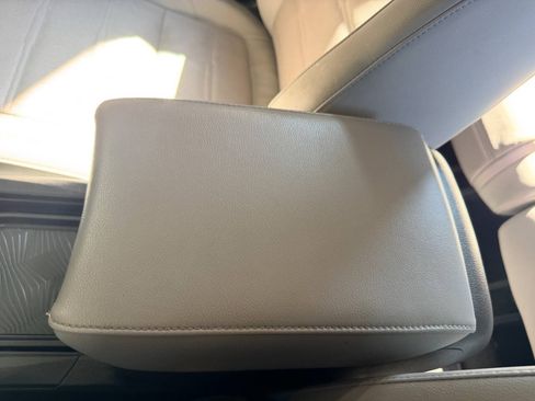 Used 2019 Honda CR-V Touring image 41