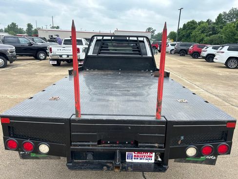 Used 2018 RAM 3500 Tradesman w/ Chrome Appearance Group AWD/4WD image 3