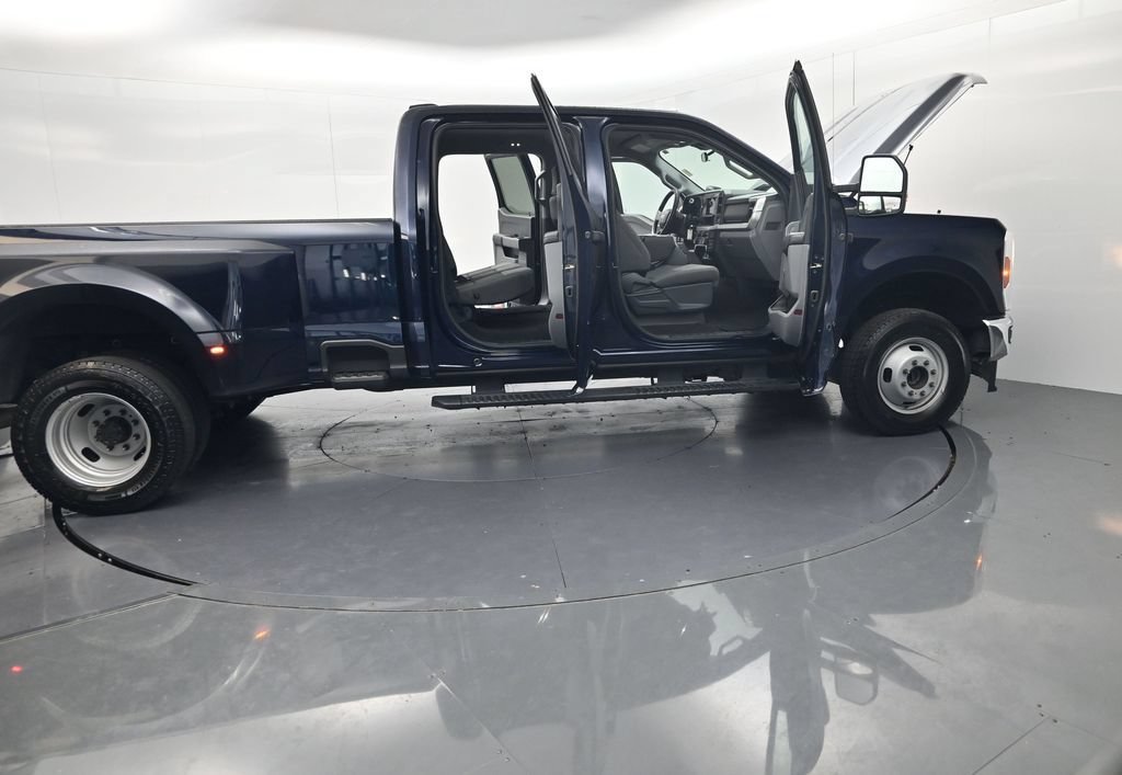 Used 2025 Ford F350 XLT AWD/4WD image 60