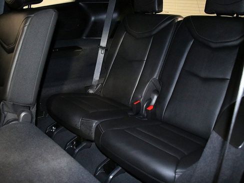 Used 2023 Cadillac XT6 Luxury image 14