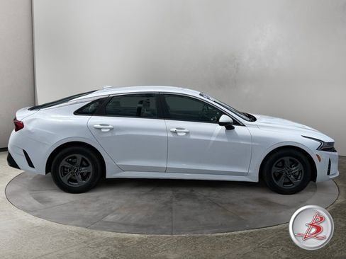 Used 2021 Kia K5 LXS AWD/4WD image 8
