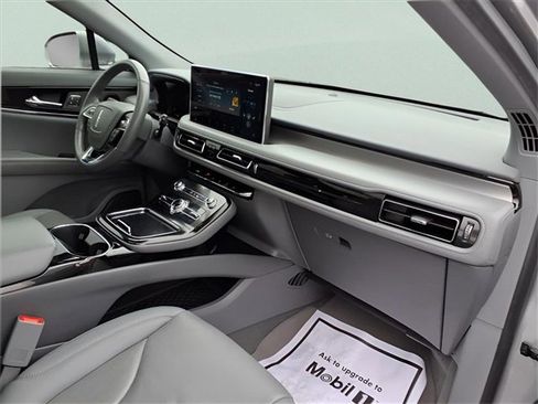 Used 2021 Lincoln Nautilus Reserve image 22