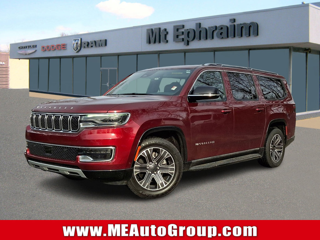 Used 2024 Jeep Wagoneer L Series II w/ Flexible Seating Group AWD/4WD image 1