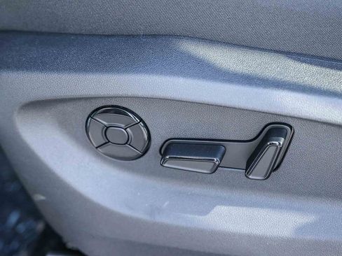 New 2026 Volkswagen Tiguan SE image 31