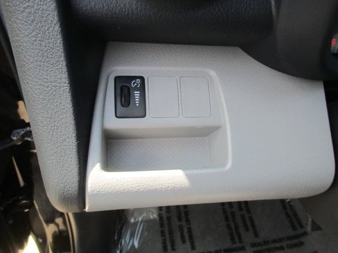 Used 2012 Toyota RAV4 4WD w/ Value Pkg image 18