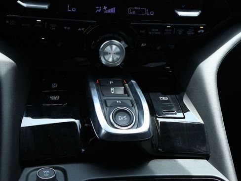 Certified 2026 Acura MDX FWD w/ Technology Package image 17