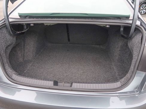 Used 2024 Volkswagen Jetta SE FWD image 12