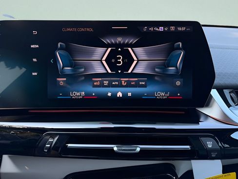 New 2026 BMW X2 xDrive28i w/ Technology Package AWD/4WD image 18