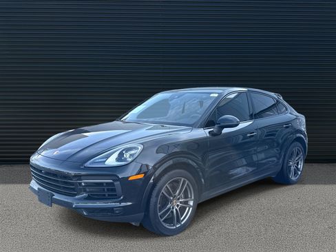 Used 2023 Porsche Cayenne Coupe image 1