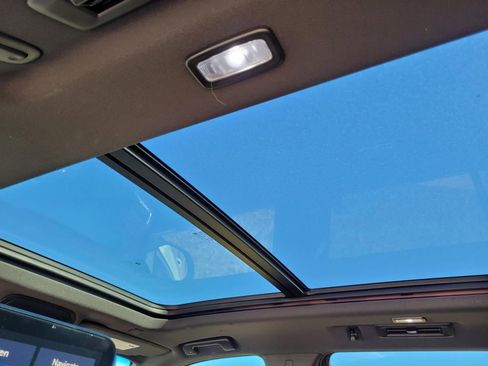 Used 2021 Chevrolet Tahoe RST w/ Luxury Package RWD image 13