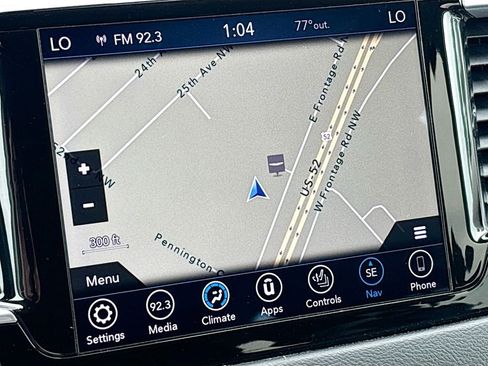 Used 2019 Chrysler Pacifica Touring-L Plus w/ Advanced Safetytec Group FWD image 17