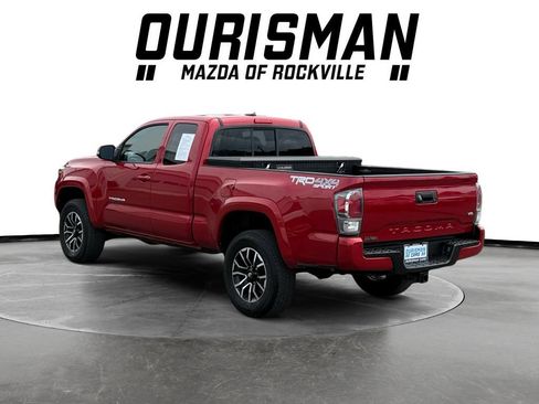 Used 2020 Toyota Tacoma TRD Sport w/ TRD Premium Sport Package AWD/4WD image 4