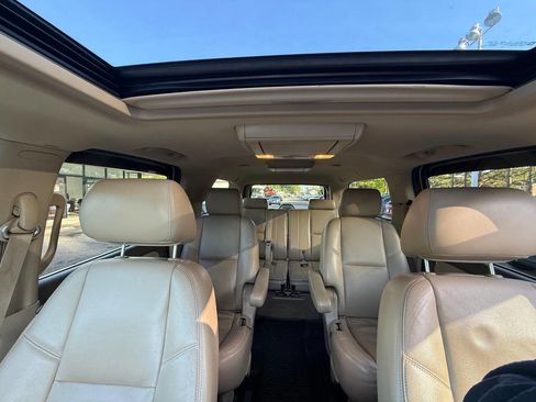 Used 2013 Chevrolet Suburban LTZ image 16