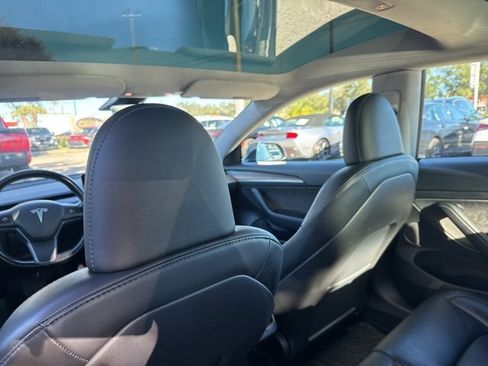 Used 2023 Tesla Model 3 Standard Range image 17