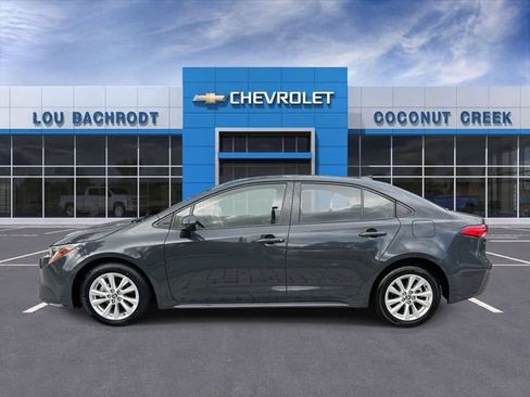 Used 2023 Toyota Corolla LE w/ LE Convenience Package FWD image 5