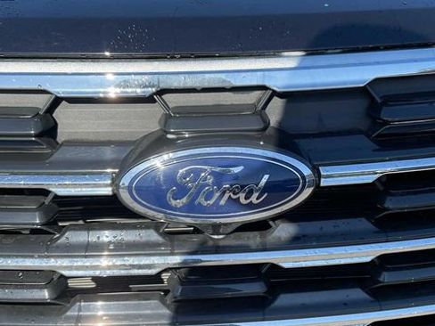 Used 2025 Ford Explorer Active w/ Active Comfort Package AWD/4WD image 16