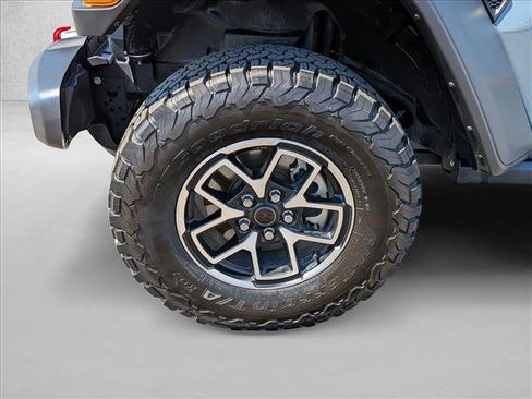 Used 2024 Jeep Wrangler Unlimited Rubicon w/ Technology Group image 23