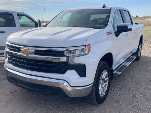 Used 2025 Chevrolet Silverado 1500 LT image 1