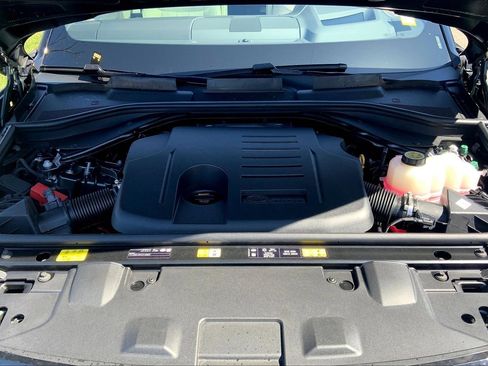 New 2026 Land Rover Range Rover Long Wheelbase SE image 16