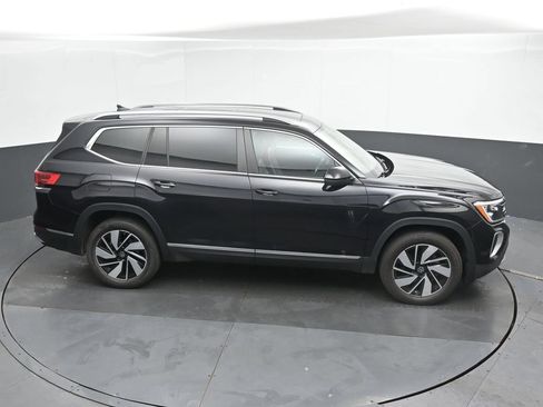 Used 2024 Volkswagen Atlas SEL AWD/4WD image 13