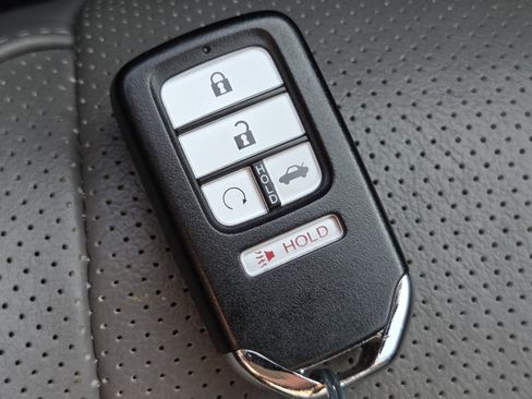 Used 2017 Honda Civic Touring image 39