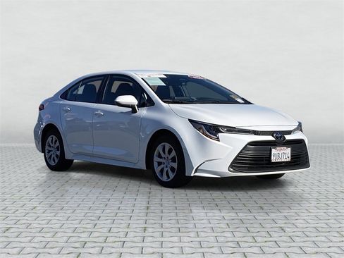 Certified 2025 Toyota Corolla LE image 10