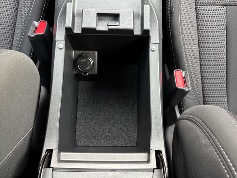 Used 2025 Subaru Outback Premium image 16