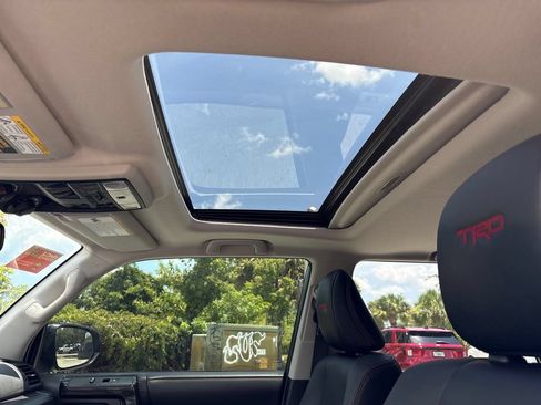 Used 2024 Toyota 4Runner TRD Off-Road Premium w/ Moonroof Package AWD/4WD image 33