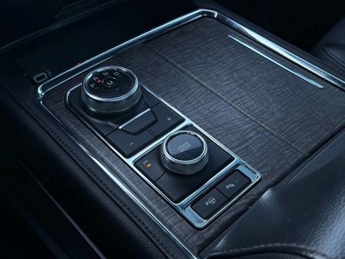 Used 2018 Ford Expedition Limited w/ Equipment Group 301A image 11